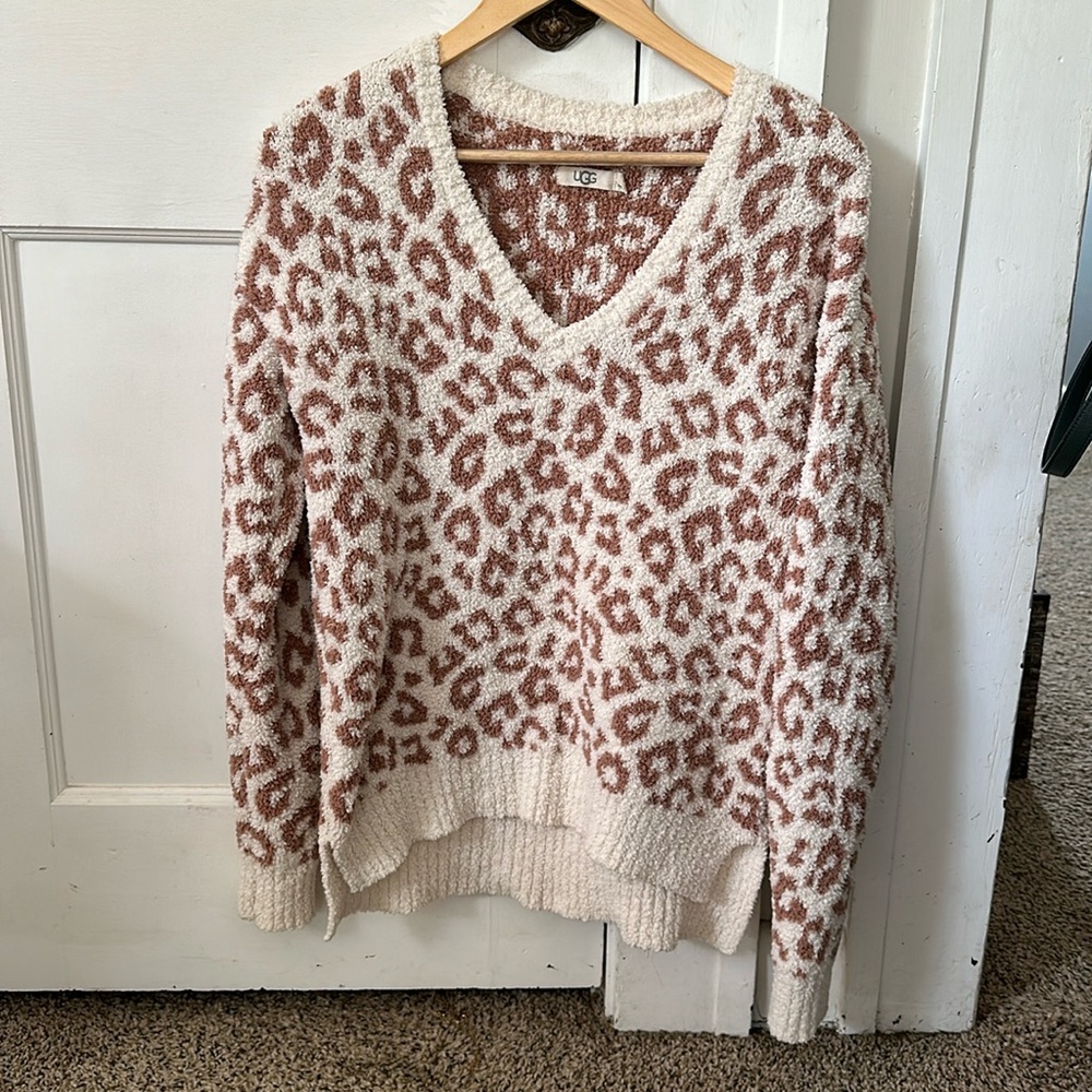 Cozy Ugg Leopard Sweater - Size Small
